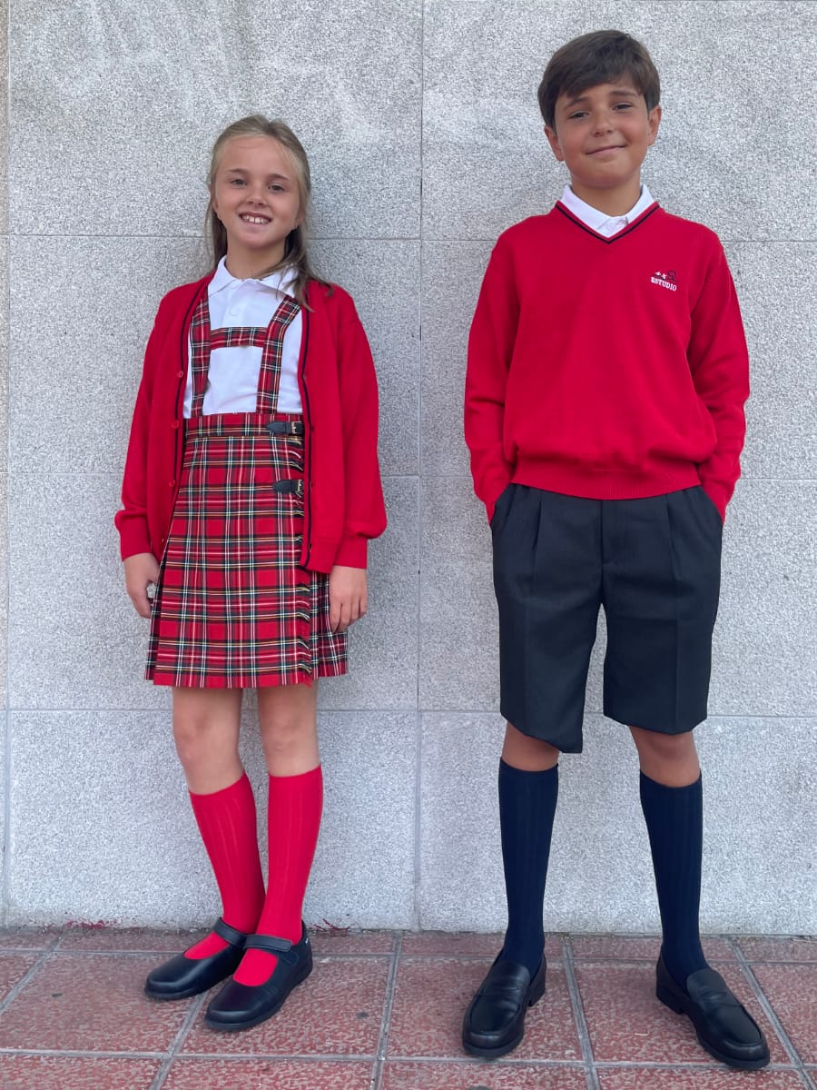 Colegio Estudio Uniforme Niña Y Niño